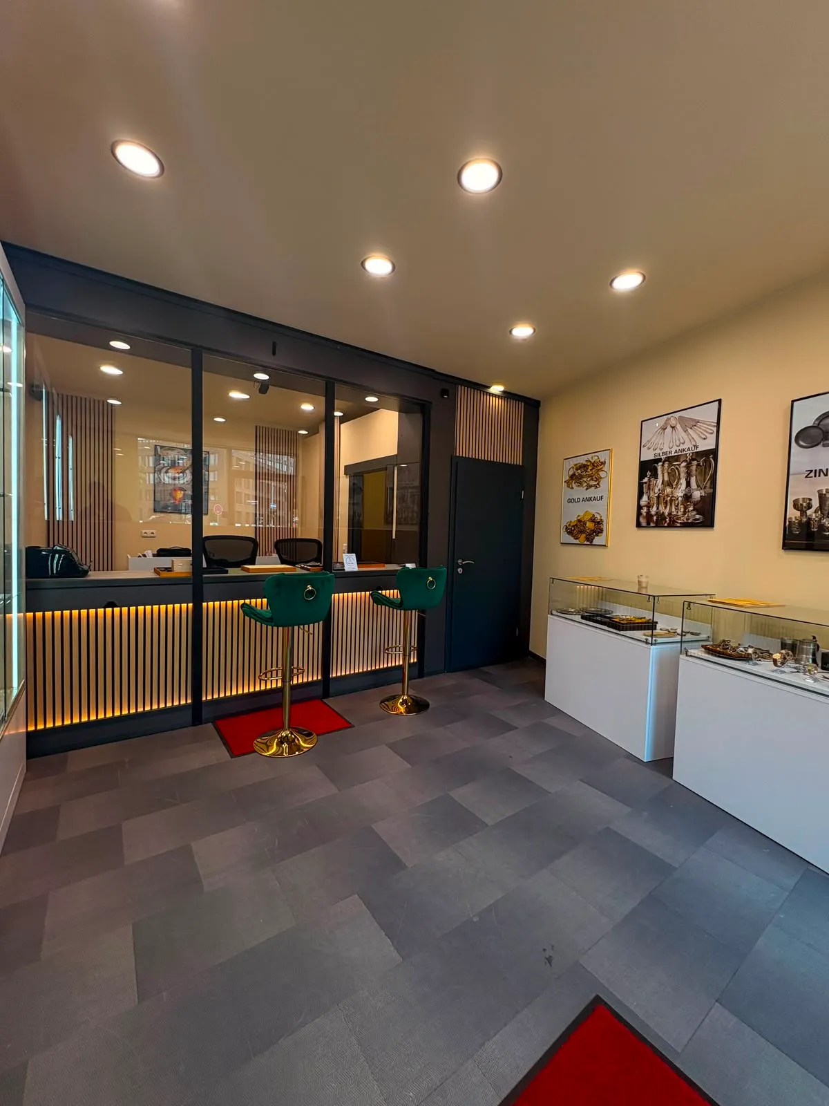 Innenansicht Juwelier Schröder, Gold & Silber Ankauf Hamburg Barmbek